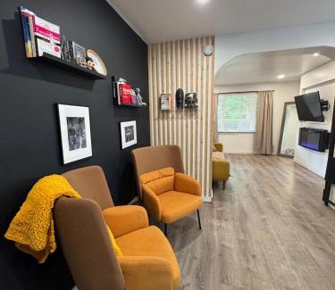 Niagara Falls Apartment | Classic Charm, Modern Comfort