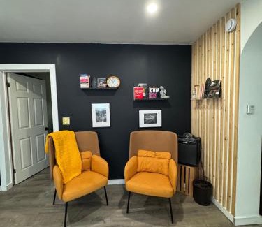 Niagara Falls Apartment | Classic Charm, Modern Comfort