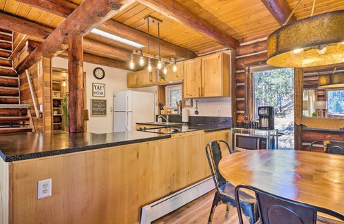 Florissant House | Classic Colorado Log Home w/Mountain Views!