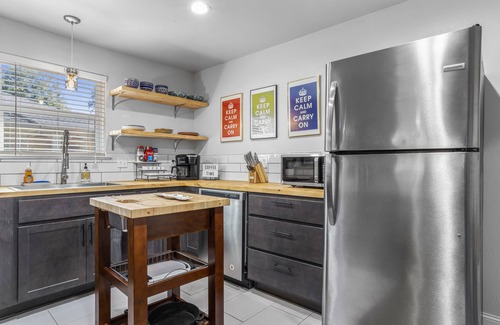 Gulfport Cottage | Classic Cottage just mins to the Beach and Downtown!