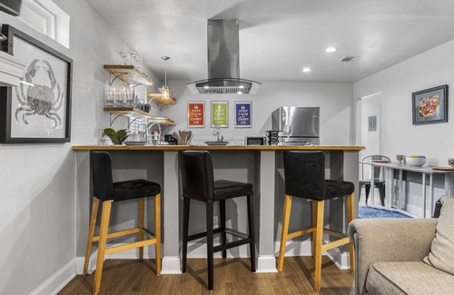 Gulfport Cottage | Classic Cottage just mins to the Beach and Downtown!