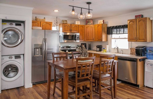 Dundee House | classic cottage meets modern style.