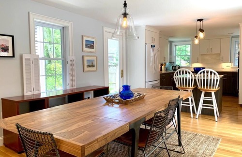 Vineyard Haven House | Classic Downtown Property