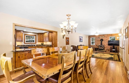 Hayden House | Classic Hayden Lake Retreat