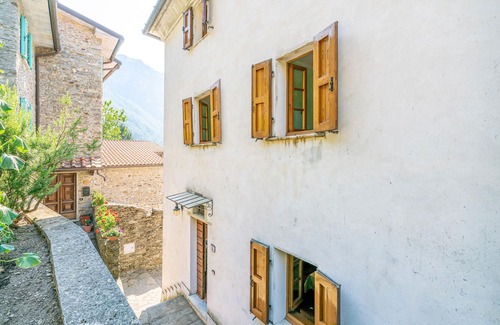 Stazzema House | Classic Italian vacation apartment in the most beautiful location.