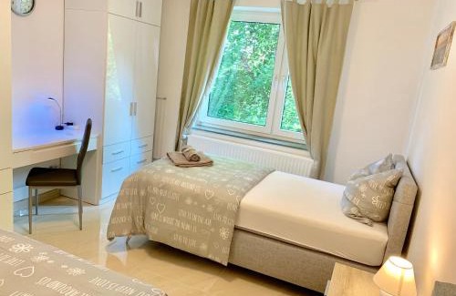 Vahrenwald Apartment | Classic Kian
