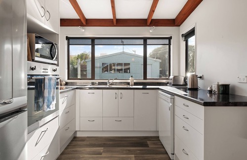 Dunedin House | Classic Kiwi Bach with a modern touch