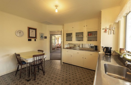 South Bay House | Classic Kiwi Bach|Southbay