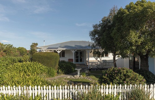 South Bay House | Classic Kiwi Bach|Southbay