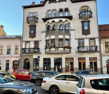 Cluj-Napoca City Centre Apartment | Classic Love Story in Old Cluj III