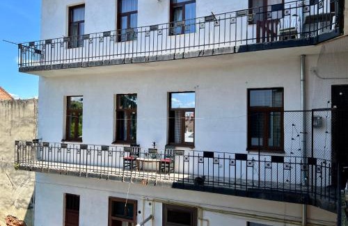 Cluj-Napoca City Centre Apartment | Classic Love Story in Old Cluj III