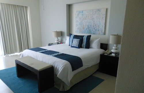 Nuevo Vallarta Resort | CLASSIC LUXURY 1 BR Suite with Balcony 5 Star Resort-Marival Distinct