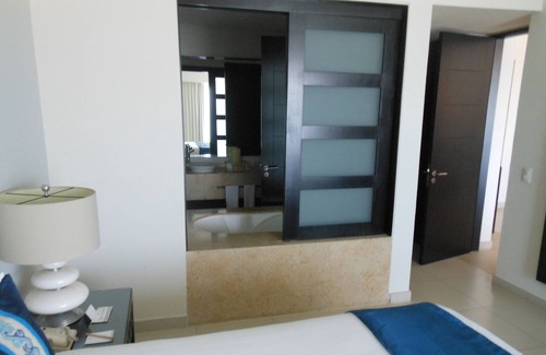 Nuevo Vallarta Resort | CLASSIC LUXURY 1 BR Suite with Balcony 5 Star Resort-Marival Distinct
