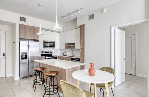 Miramar Apartment | Classic Miramar 2BR w/Gym, Pool & W/D, nr WF, by Blueground
