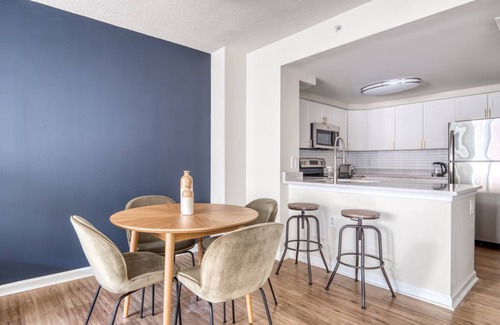 North Bethesda Apartment | Classic North Bethesda 1BR w/W/D, Pool & Gym, nr Metro, by Blueground