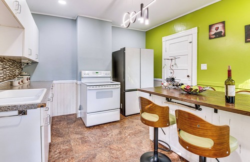 Manchester House | Classic North End Gem: Yard, Patio & Modern Style!