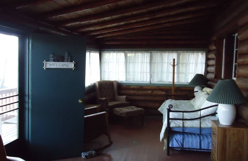 Hayward Resort | Classic Northwoods Cabin