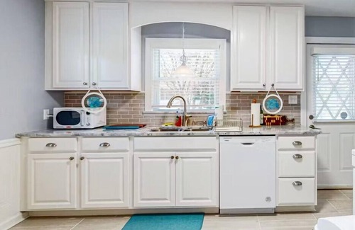 Lewes House | Classic Quaint Beach Cottage