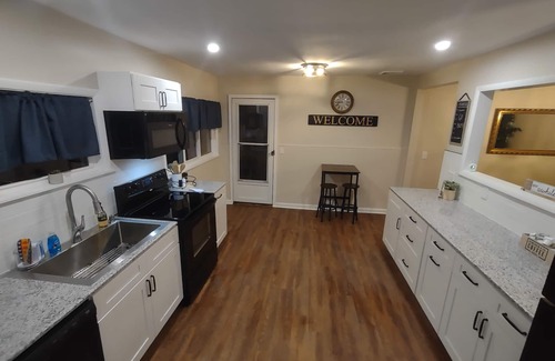 Cheektowaga House | Classic Ranch close to the Buffalo Airport