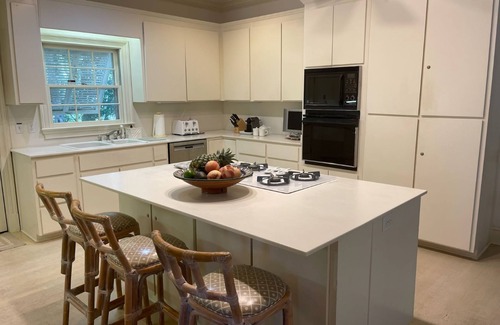 Sea Island House | Classic Sea Island Cottage with Pool and Minutes Walk to the Beach