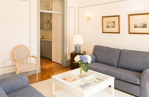 Martires Apartment | Classic & Super Central Apartment by LovelyStay