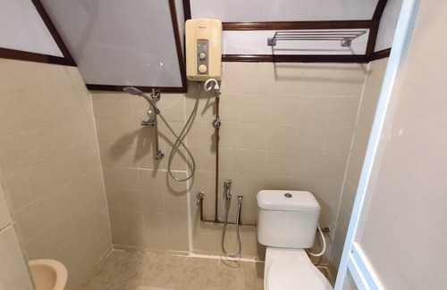 Pulau Perhentian Besar Resort | Classic Triple Room @ Coralview - BS