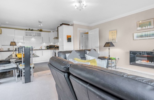 Gifford Apartment | Classy 2-Bed Holyrood Greens-Edinburgh