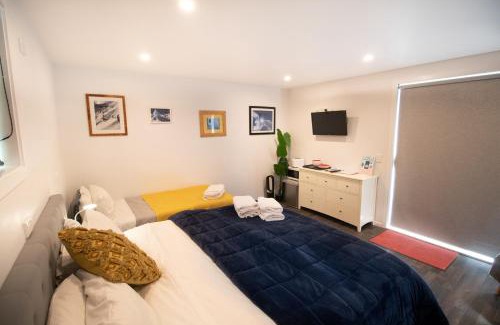 Queenstown Apartment | CLASSY CABIN - IN TOWN - SPA POOL