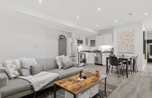 Le Droit Park Apartment | Classy LeDroit Park Oasis / 2-BR Close to METRO
