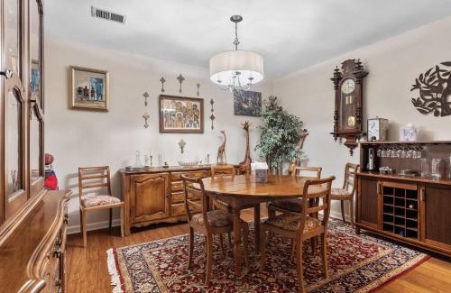 Old Town West House | Classy Old Town Getaway 3-BR in Perfect Location