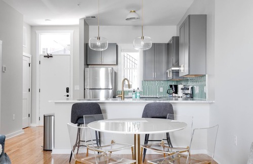 Church Hill Apartment | Classy, Spacious Apt Near Esteemed Restaurants