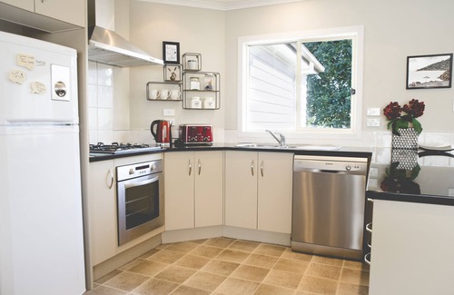 Claudelands House | Claudelands Townhouse with parking close to Event Centre