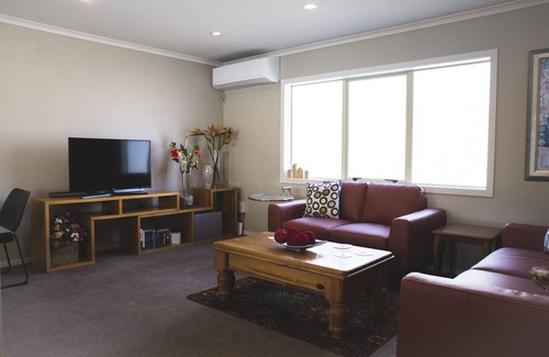 Claudelands House | Claudelands Townhouse with parking close to Event Centre
