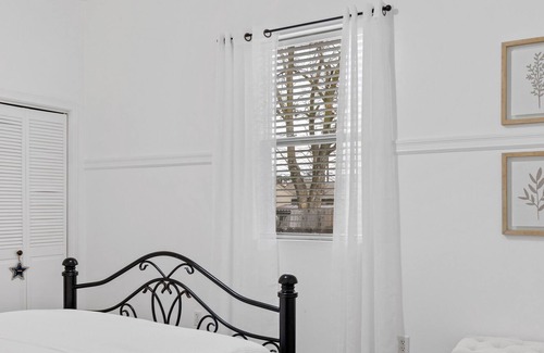 Tehachapi Cottage | Clay Cottage - Downtown Tehachapi Cottage