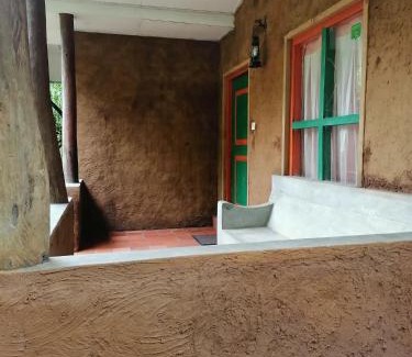 Polonnaruwa Bed & Breakfast | Clay Hut Village