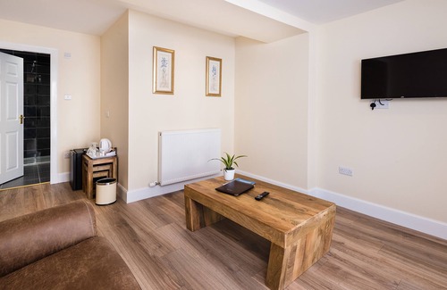 Pitlochry Apartment | Claymore Guest House and Apartments