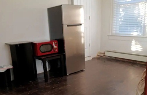 Park Hill House | Clean 1-bedroom room with full bathroom in Yonkers