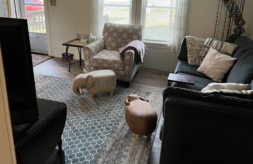 St. Helen Cottage | Clean 3 Bedroom 2 Bath With trail access within walking distance