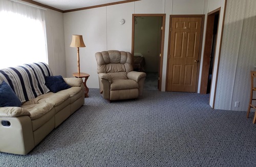 Lake City House | CLEAN 3 Bedroom 2 full Bath walking distance to County Park/Boat Launch/Lagoon