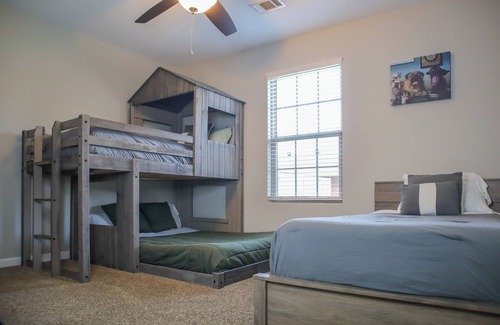 Russellville House | Clean! 5Bed home. Centrally located. Privacy