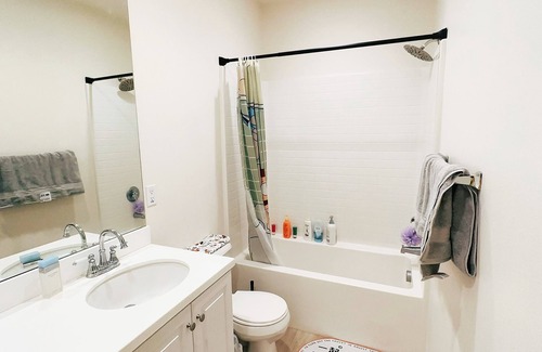 Ontario House | Clean and comfort home for you