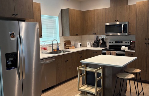 Eugene House | Clean and Contemporary Stay in Eugene.