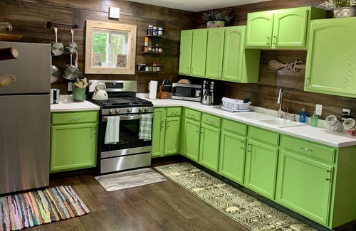Wetmore Cabin | Clean and Cozy Retreat near Pictured Rocks!