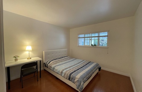 Arcadia House | Clean and nice bedroom with private bathroom