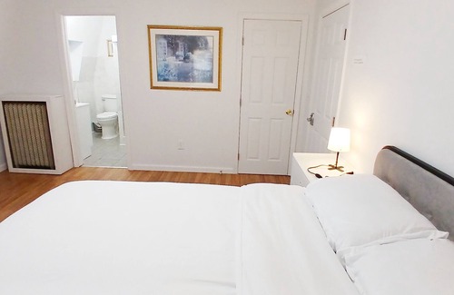 New London Apartment | Clean bedroom, with a Queen bed- Exclusive bathroom-Self check in