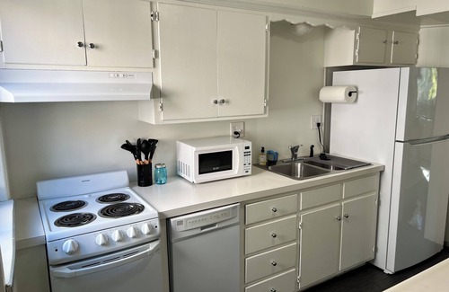 South Hyde Park House | Clean&Bright-2Story Townhome w/Patio in Fab Location!