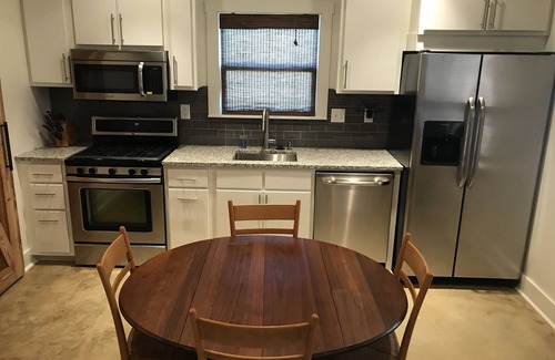 Bay St Louis House | Clean & Charming Backyard Cottage 2 Blocks From The Beach!