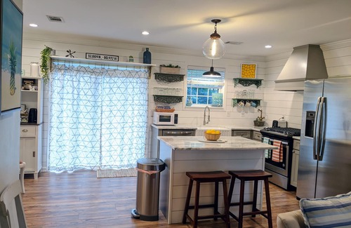Savannah House | Clean Coastal Ranch Home Located Between the Beach and the City!