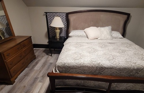 Two Rivers Apartment | Clean & Comfortable - Lincoln St Upper Apt - Walk to the Beach and Downtown!