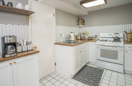Fort Grounds Apartment | Clean, comfortable, spacious Fort Grounds apartment: great location!